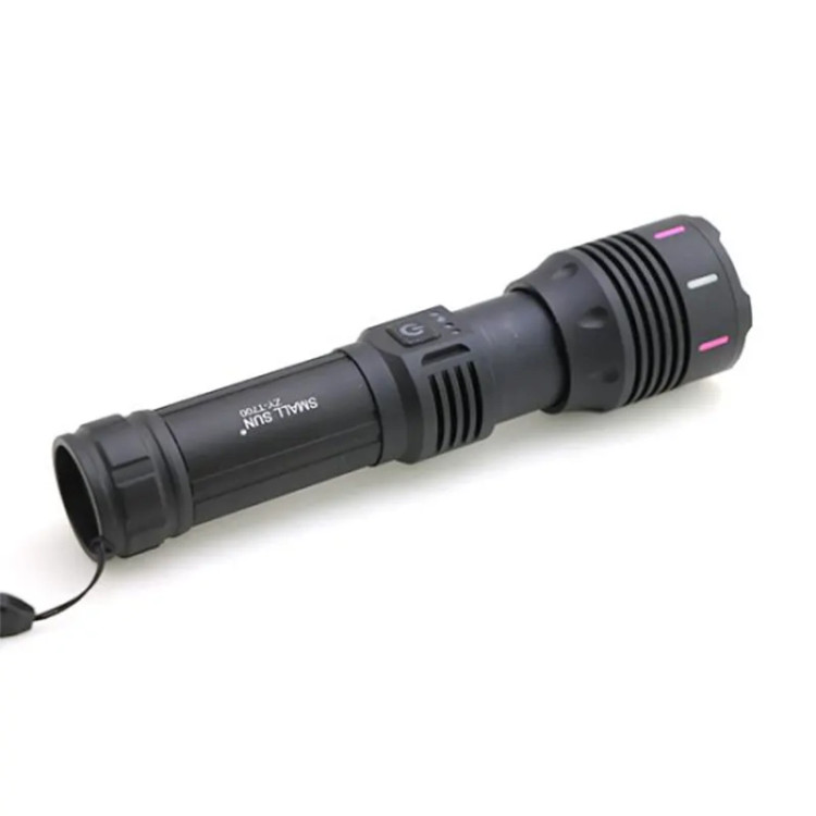 چراغ قوه پلیسی اسمال سان مدل T700 کیفدار و شارژر دار