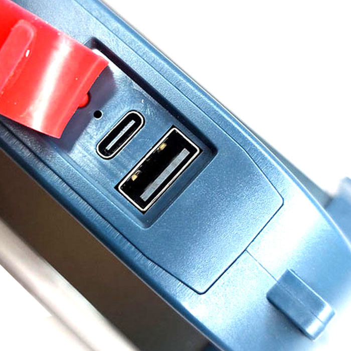 نورافکن دارای خروجی USB با ولتاژ ۵ ولت و جریان ۲ آمپر اسمال سان